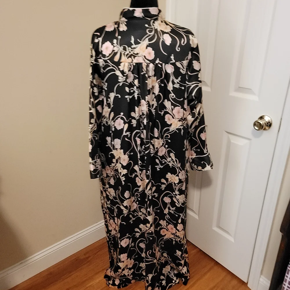 Christian Dior Vintage Black Floral Satin Robe Size L/XL - Picture 2 of 8